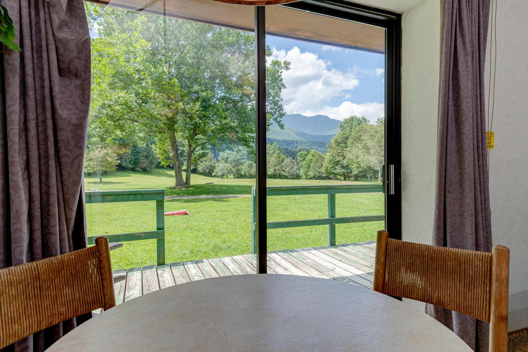 Lodge At Mount Mitchell Busick Екстериор снимка